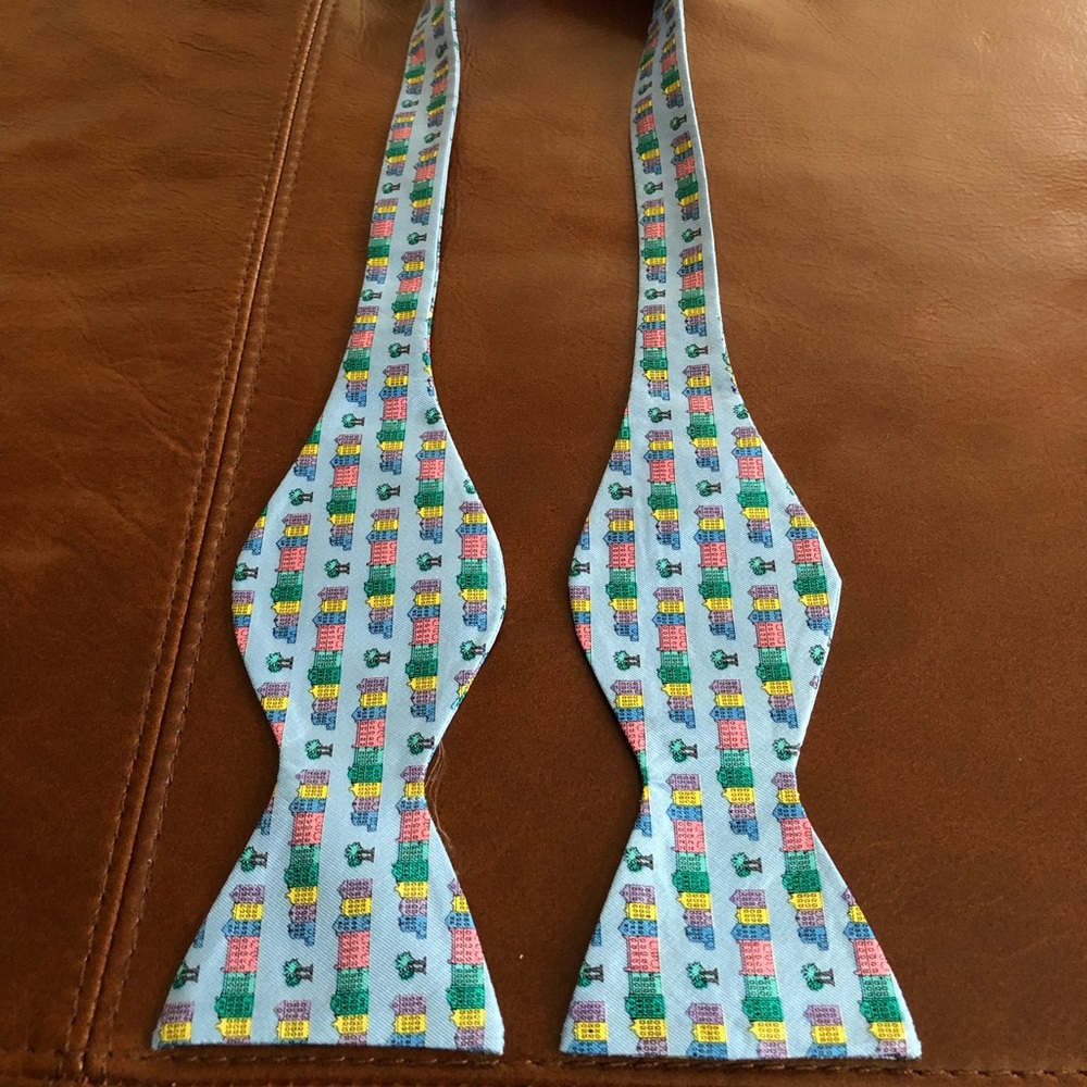 Charleston Krewe Rainbow Row Bow Tie NEW